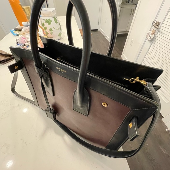 Saint Laurent Classic Sac Du Jour Small Burgundy and Black in smooth leather - Picture 12 of 14